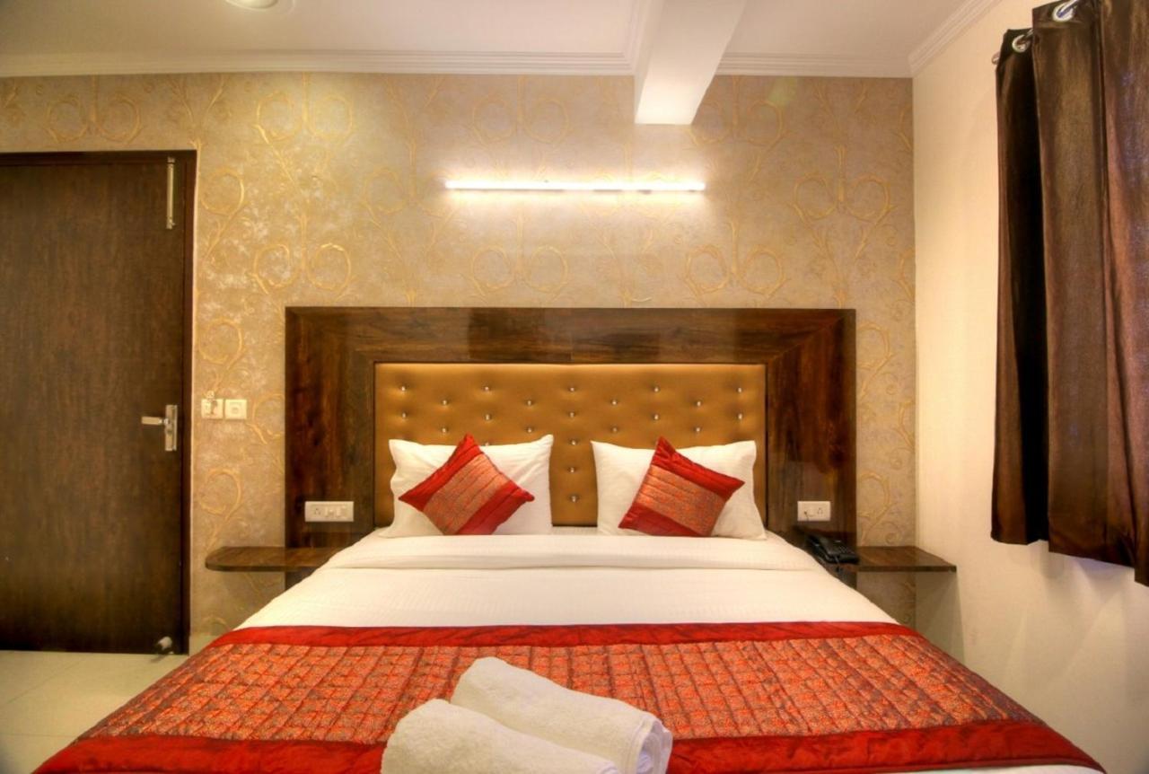 Airport Ark Avalon Hotel 3*
