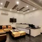 Airport Hotel Ark Avalon