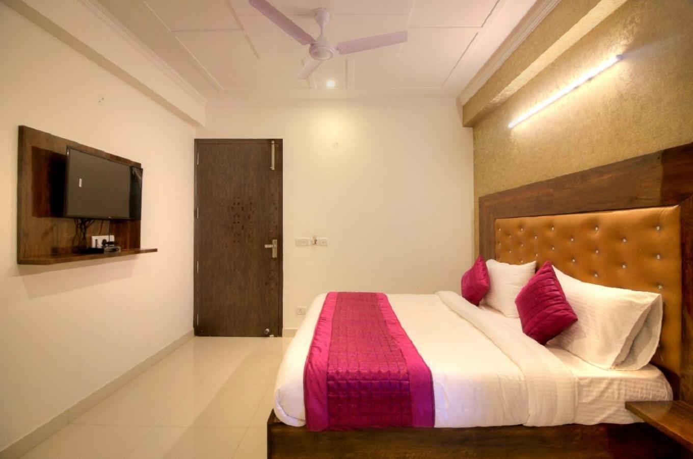 Airport Ark Avalon New Delhi